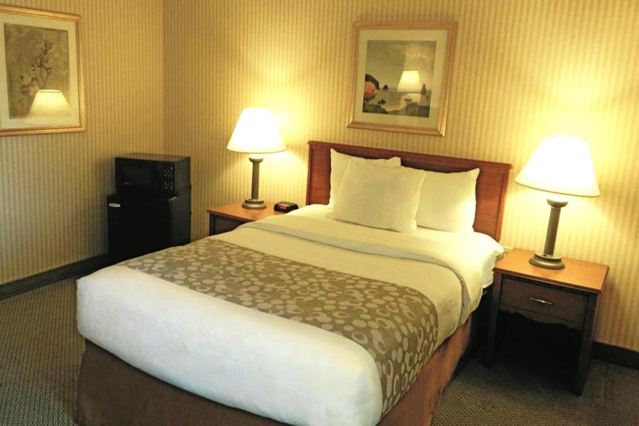 La Quinta Inn By Wyndham Detroit Southgate Extérieur photo