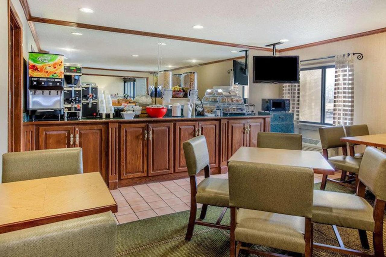 La Quinta Inn By Wyndham Detroit Southgate Extérieur photo