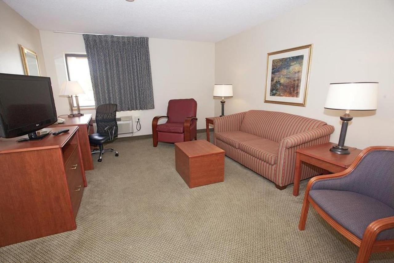 La Quinta Inn By Wyndham Detroit Southgate Extérieur photo
