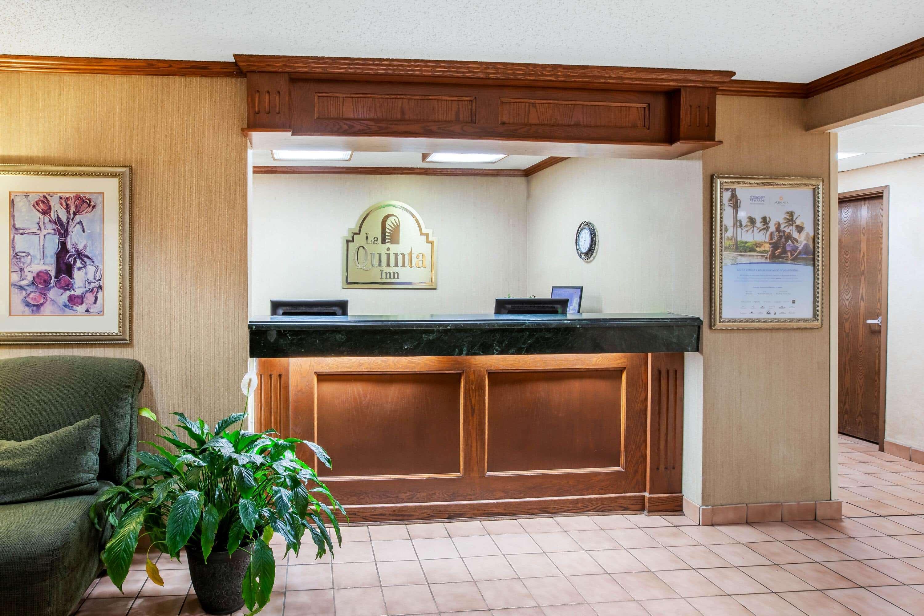 La Quinta Inn By Wyndham Detroit Southgate Extérieur photo