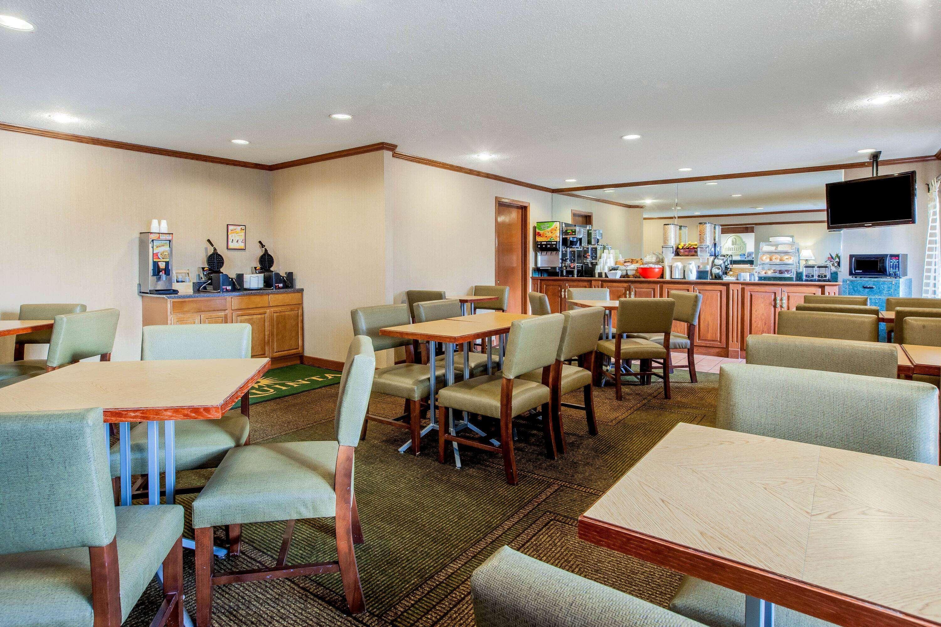La Quinta Inn By Wyndham Detroit Southgate Extérieur photo