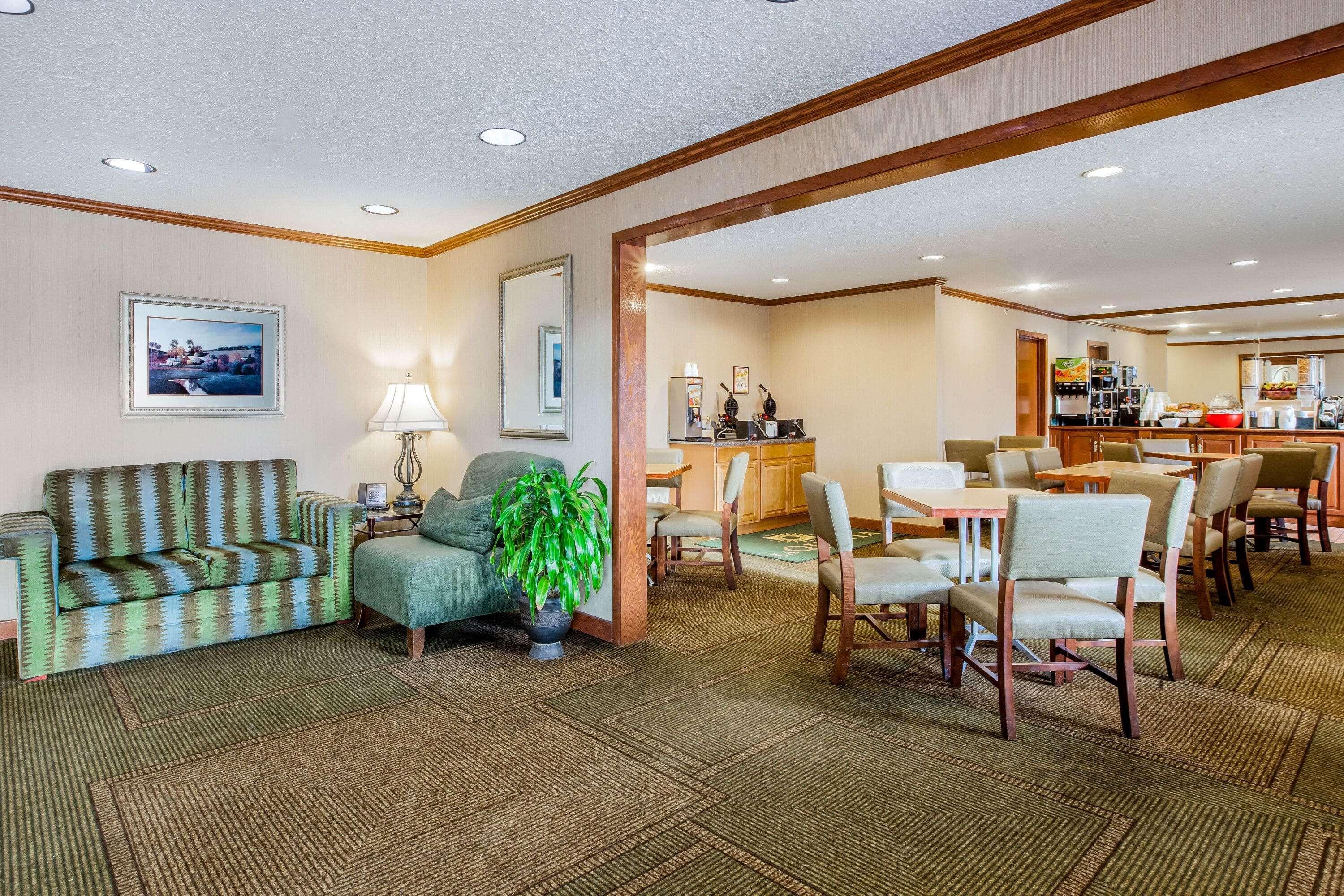 La Quinta Inn By Wyndham Detroit Southgate Extérieur photo