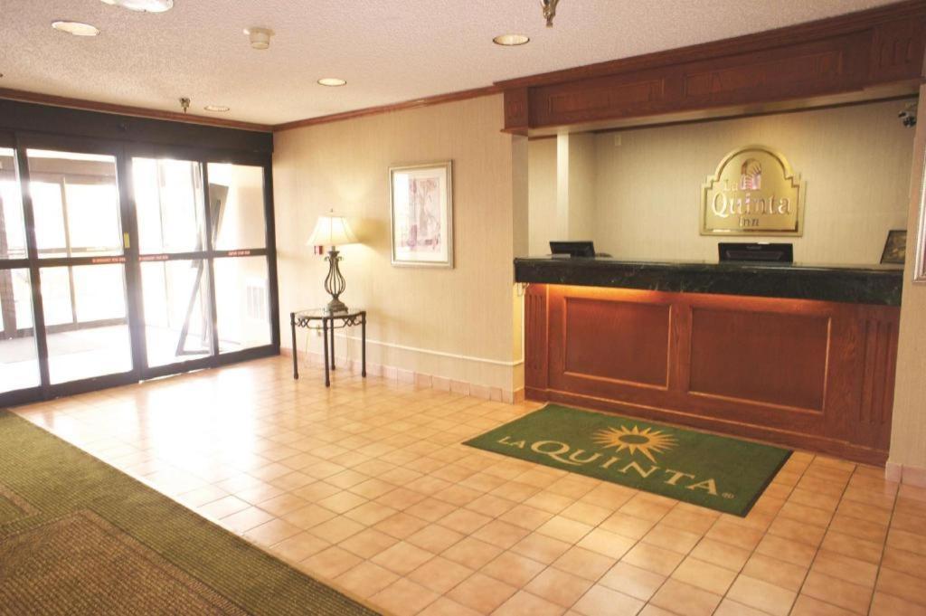 La Quinta Inn By Wyndham Detroit Southgate Extérieur photo